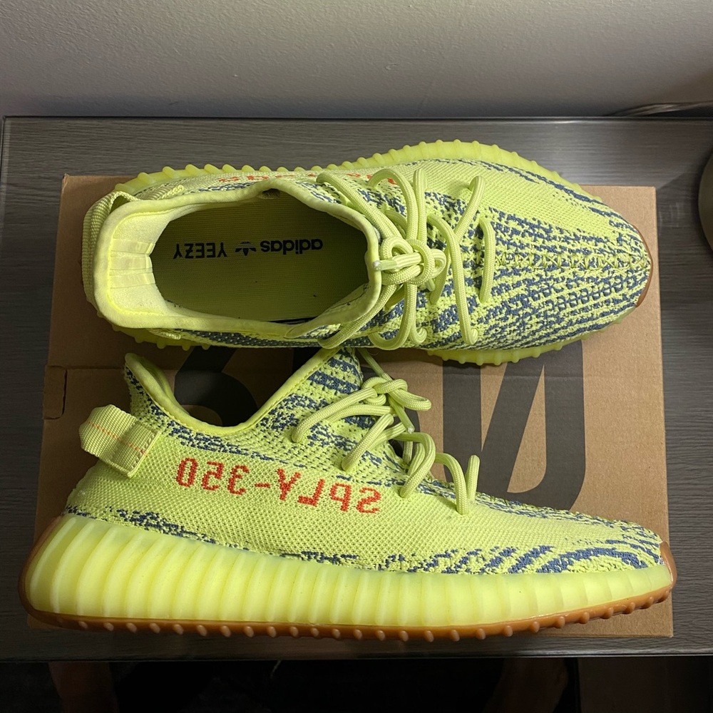 Yeezy Boost 350 V2 ‘semi frozen yellow’
